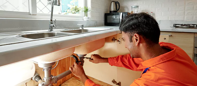 High Rise Toilet Repair and Replacement in Trinity-Bellwoods, Toronto